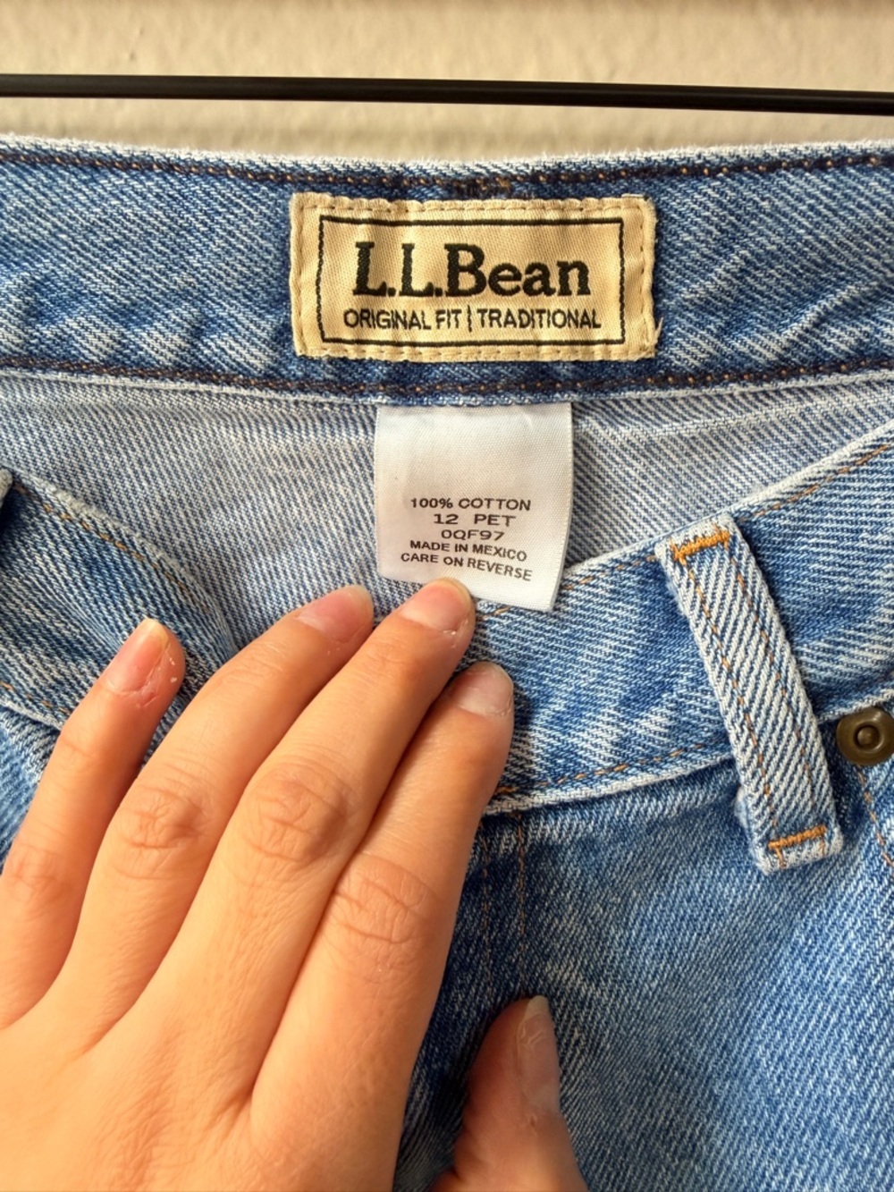 L.L. Bean Women’s 12P Vintage Inspired Light Blue Relaxed Straight Jeans Cotton‎ - Picture 3 of 11